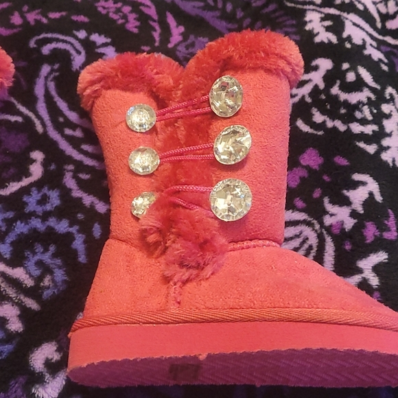 Boots - Picture 3 of 4